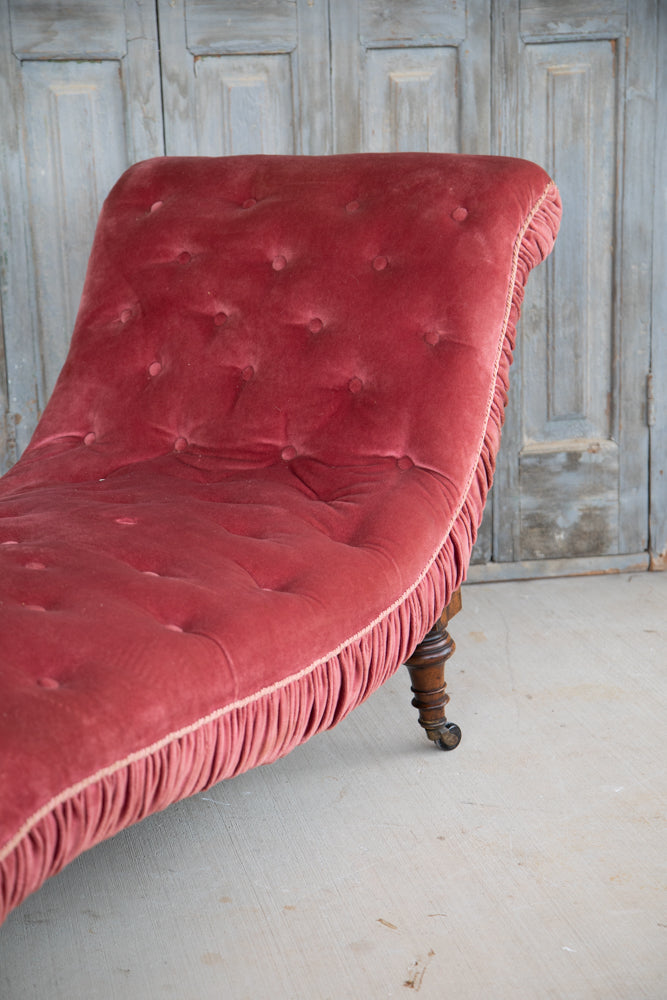 Brewster Pink Chaise Style of George Smith