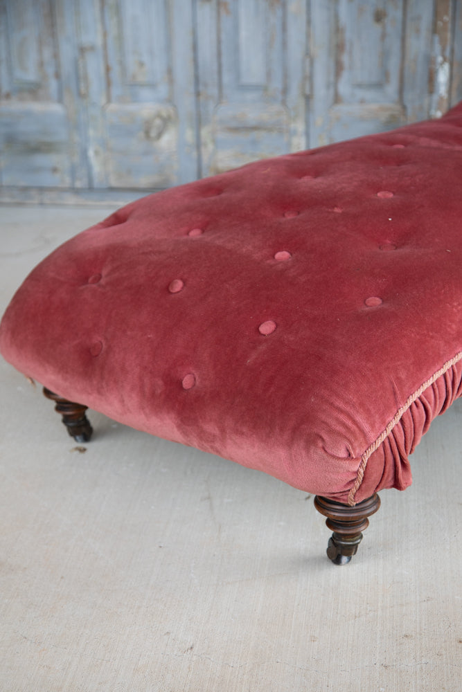 Brewster Pink Chaise Style of George Smith