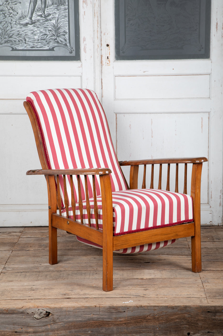 French Morris Reclining Chair with Cushions