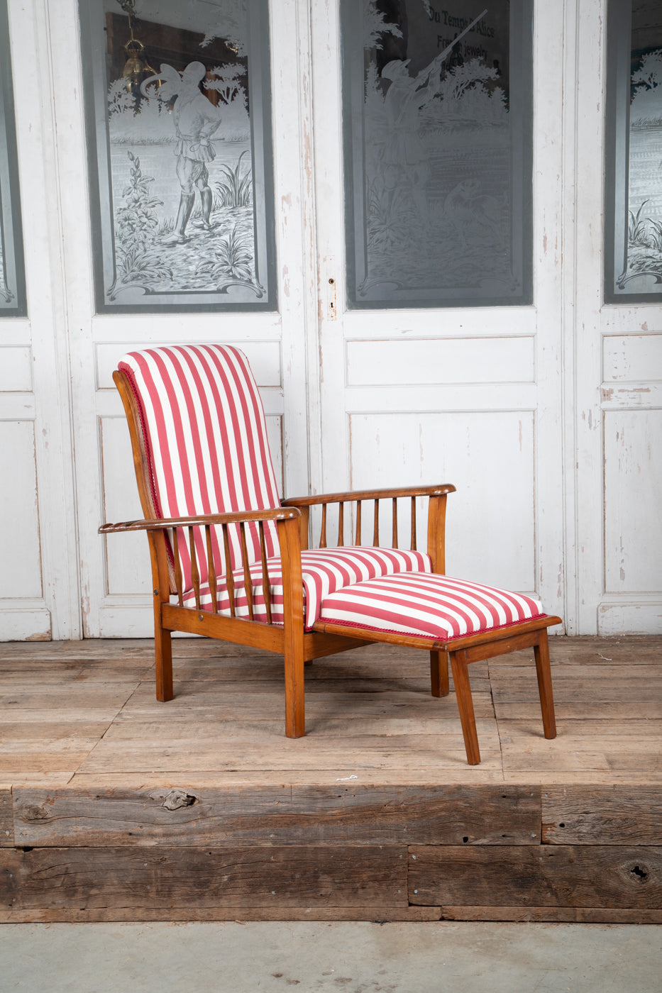 French Morris Reclining Chair with Cushions