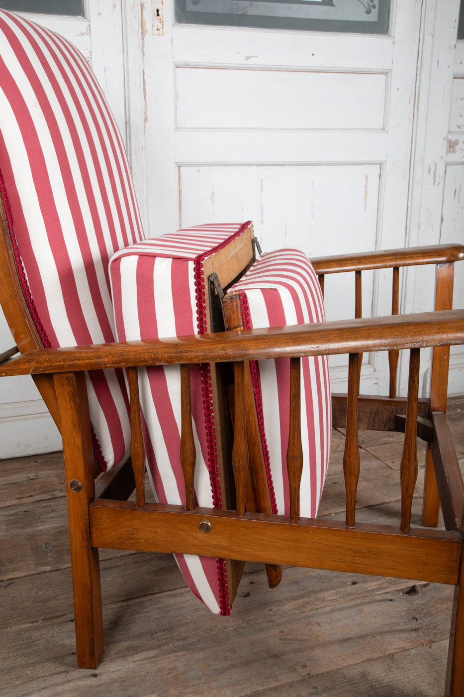 French Morris Reclining Chair with Cushions