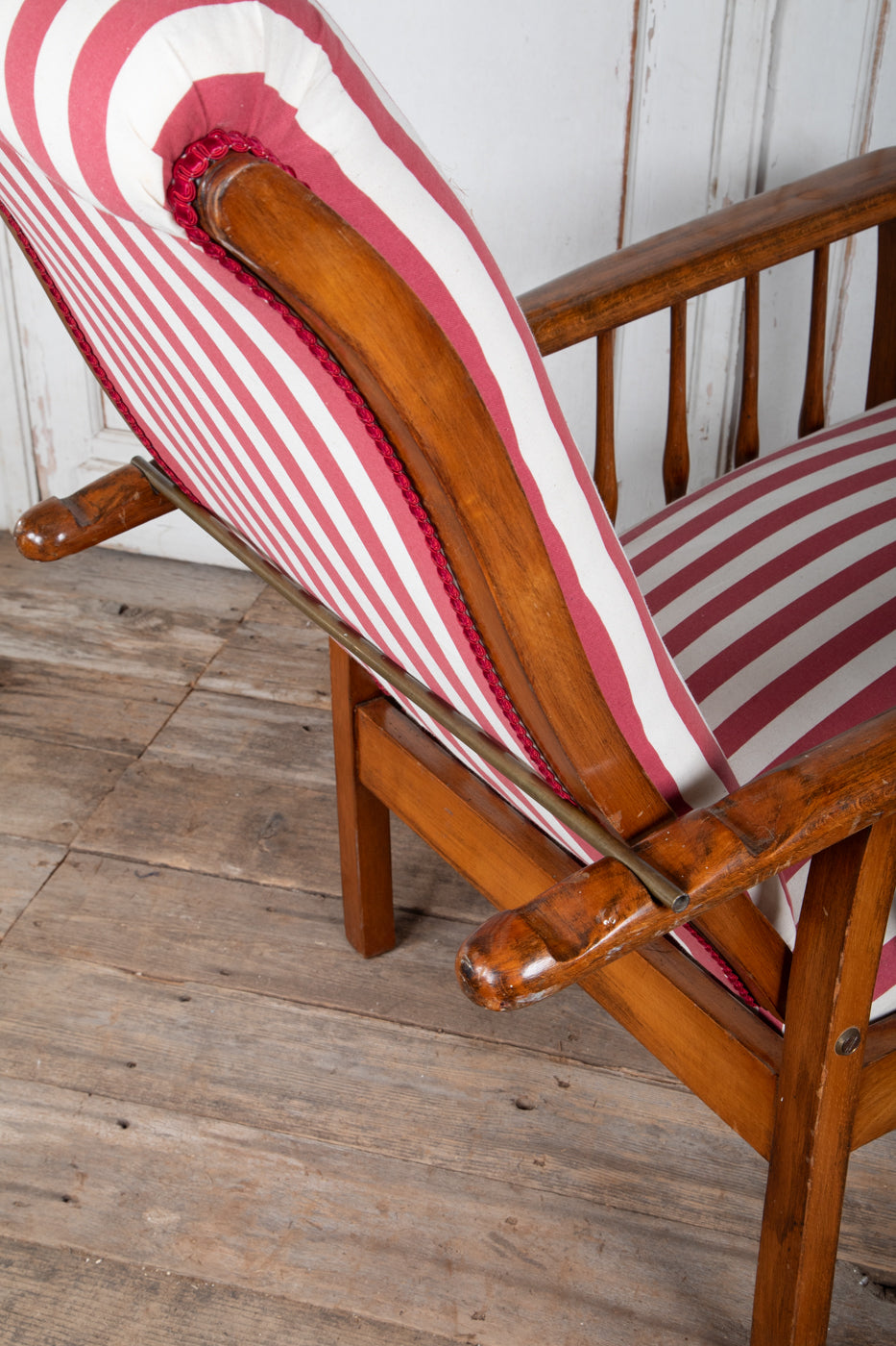 French Morris Reclining Chair with Cushions