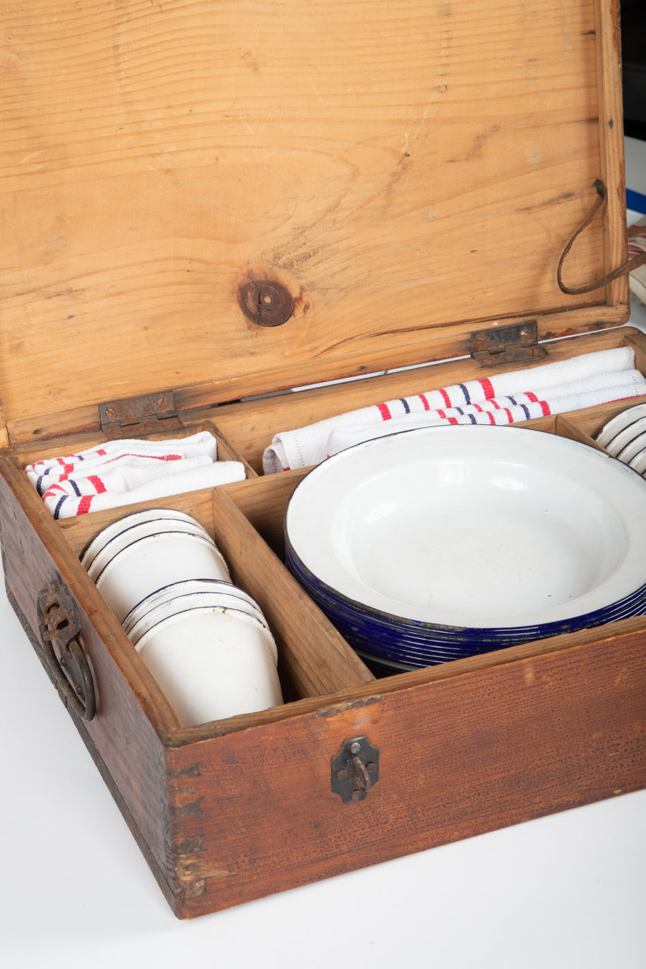 French Picnic Basket with Enamel Plates and Mugs